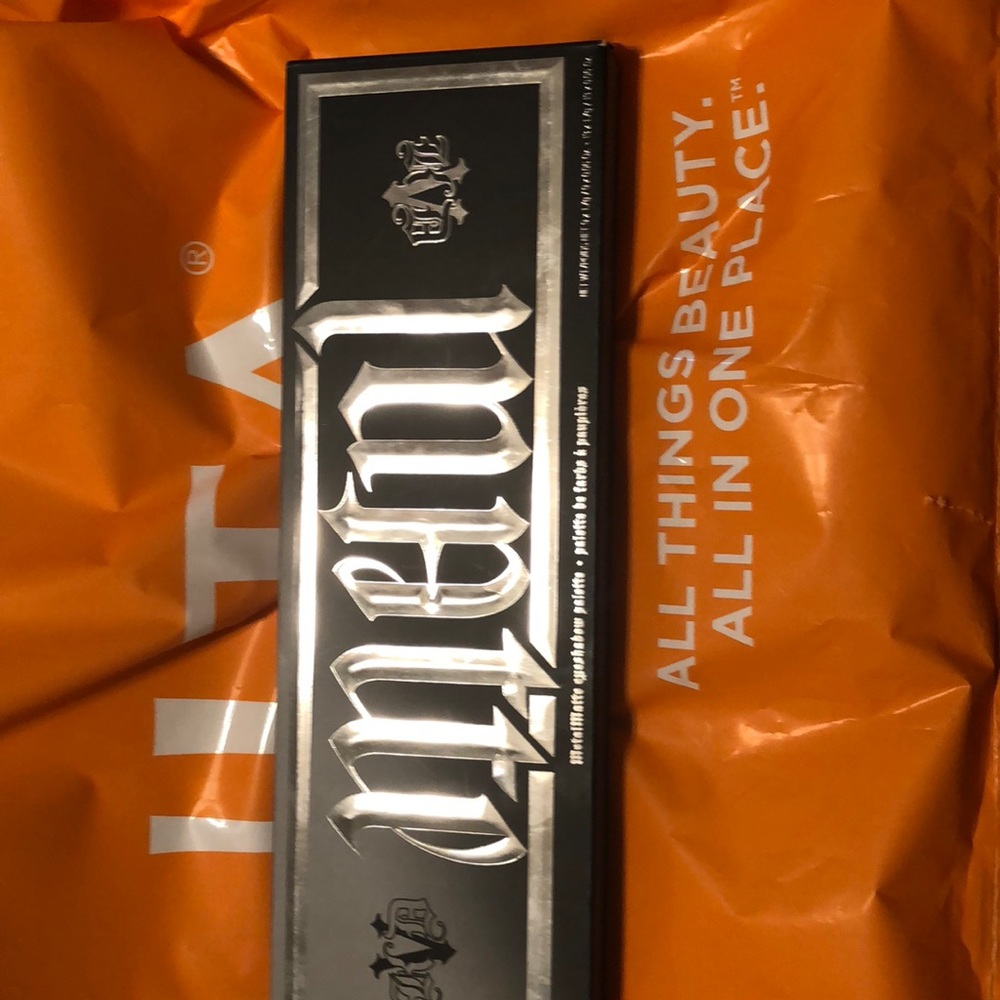 Metal matte eyeshadow palette